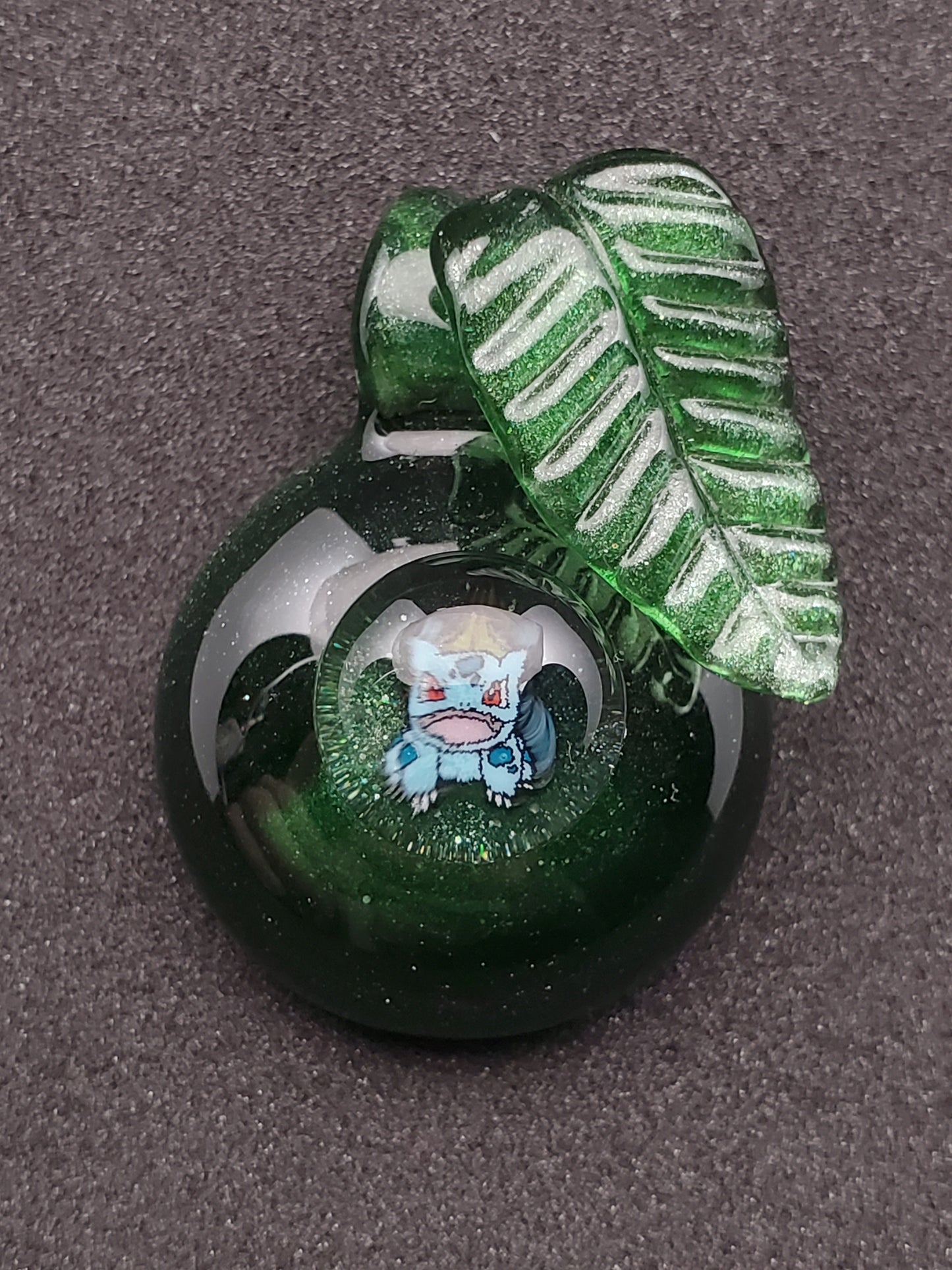 sparkly bulbasaur pendant