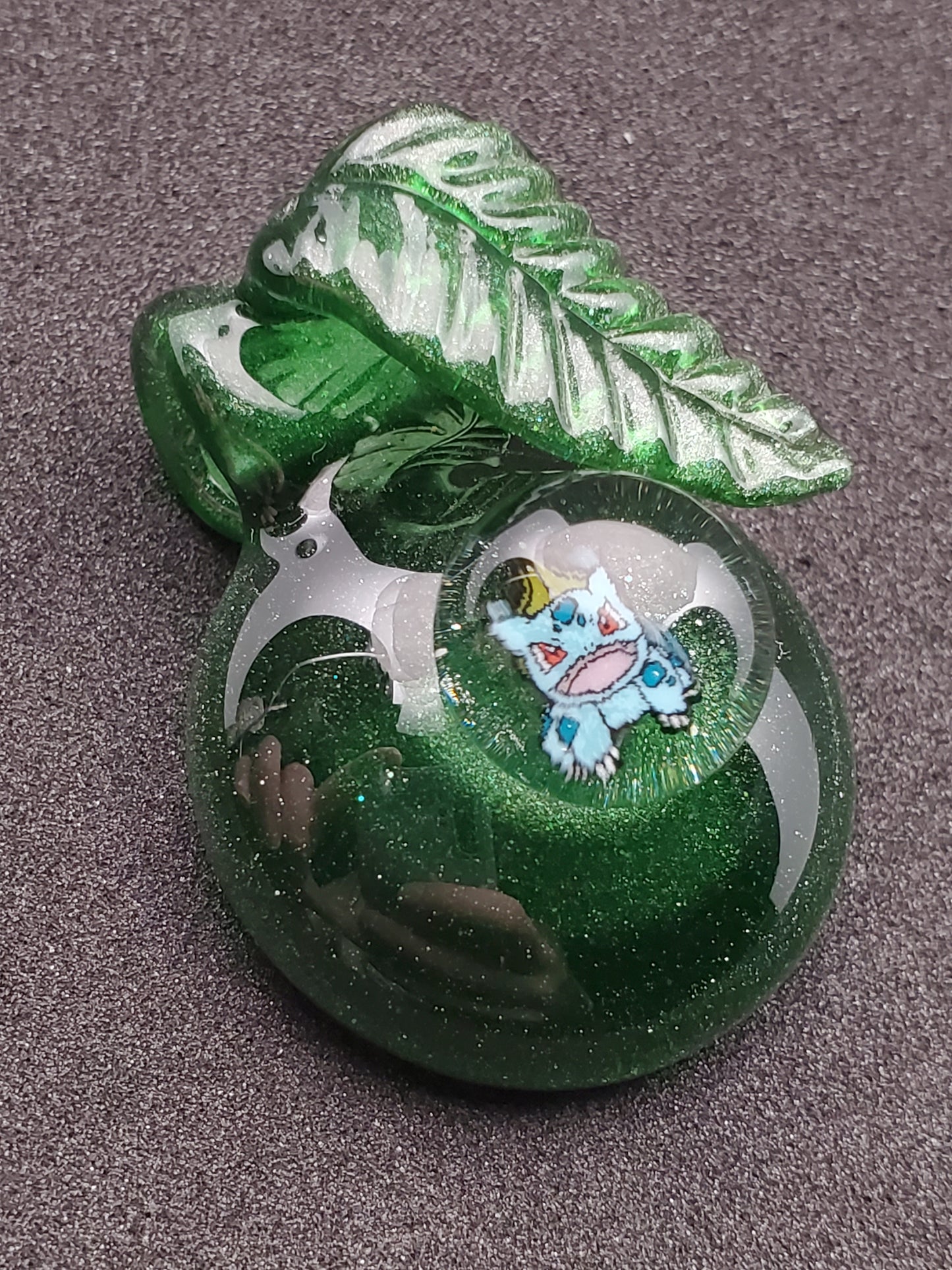 sparkly bulbasaur pendant