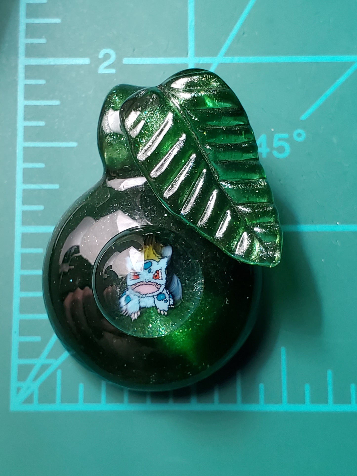 sparkly bulbasaur pendant